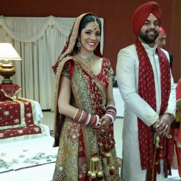 Stunning Bridal Lehenga!!! - Picture 3 of 7